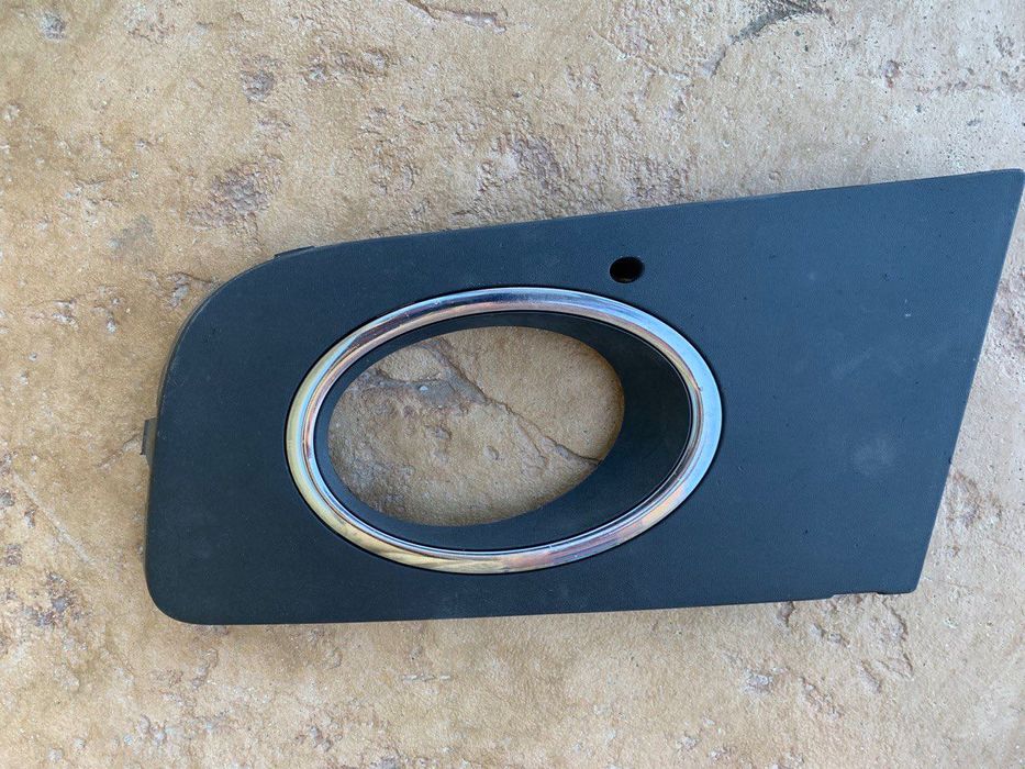 Заглушка протитуманної фари Амарок