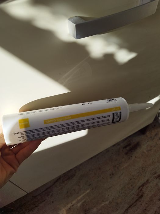 Uszczelniacz do kominów Schiedel-Kit kwasoodporny.