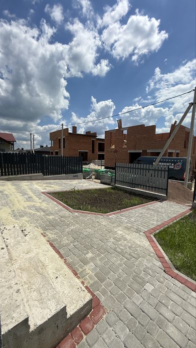 Котедж Солонка 130кв.м 2.5 сотки з центральними комунікаціями, гараж, готовий, можна вже робити ремонт