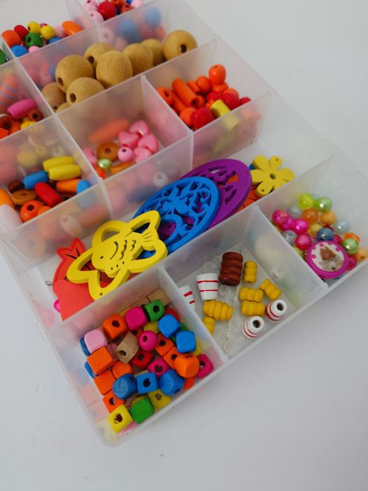 Koraliki drewniane kolorowe koraliki