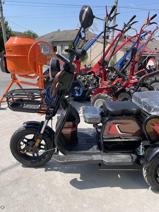 Доставка безкоштовна акумуляторний трицикл Їдемо 800W баланс трініті.