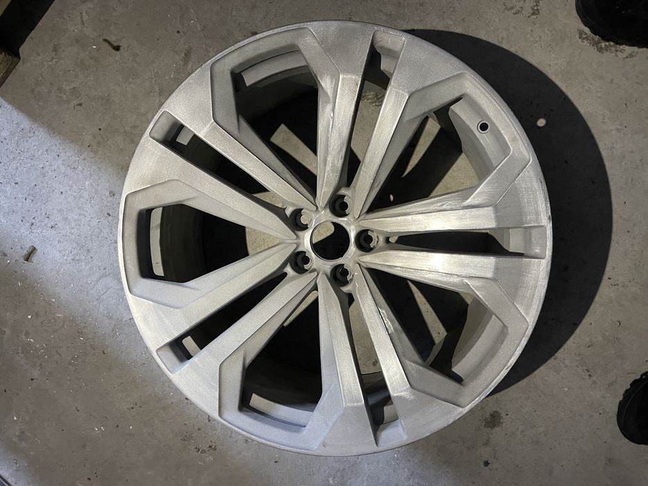 Оригінальний диск AUDI SQ8 R22 4m8 10x22 et21 4m8601025k під покраску
