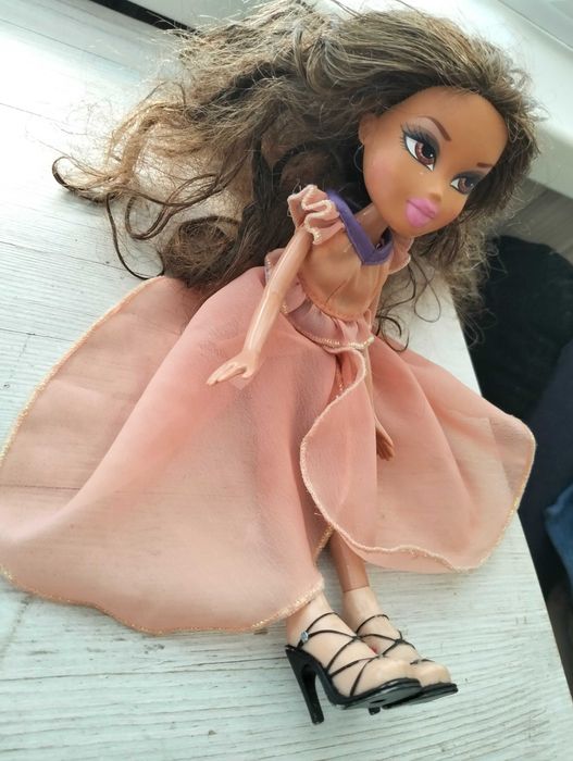 Лялька bratz yasmin world house) із серії fashion pixiez, mga орігінал.
