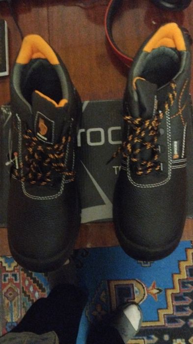 Продам робочі ботінки