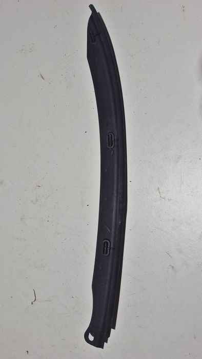 Uszczelka maski Audi Q5  80A 823 126.