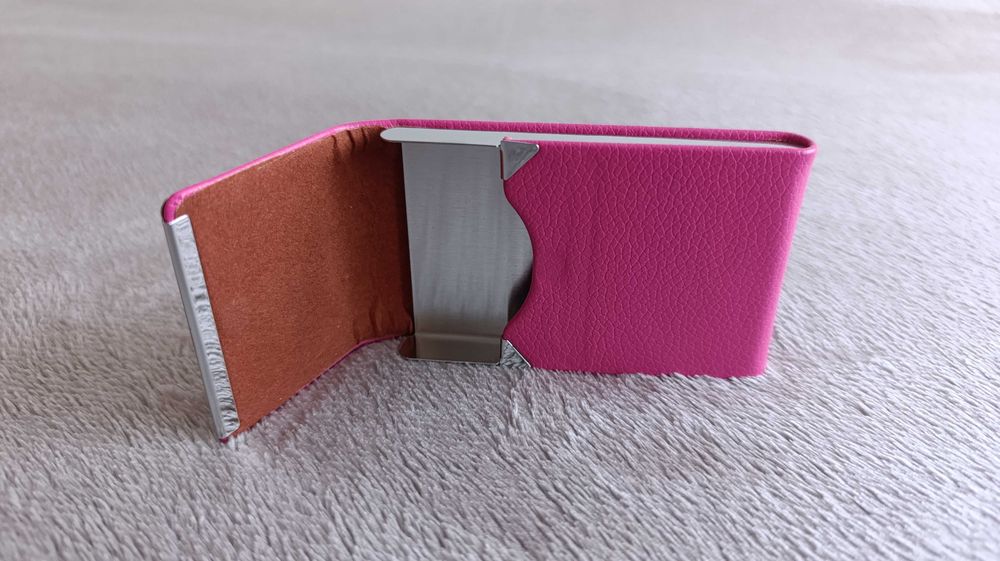 Eleganckie skórzane różowe etui na wizytówki/ karty bankowe NOWE