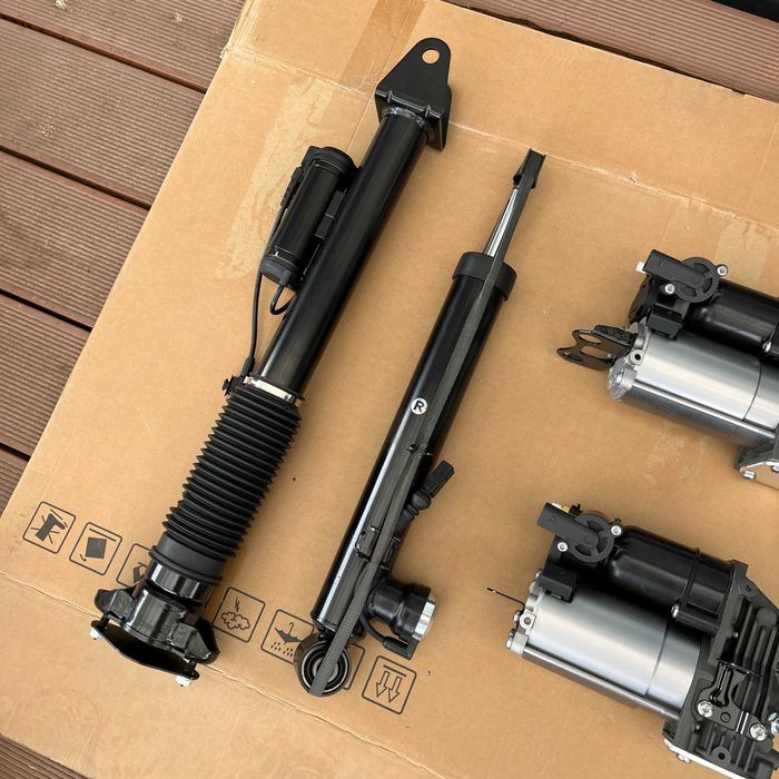 Амортизатор лівий правий пневмостійка BMW БМВ E39E53E61E70F15F16G11G12