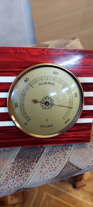 Продам барометр в идеальном состоянии