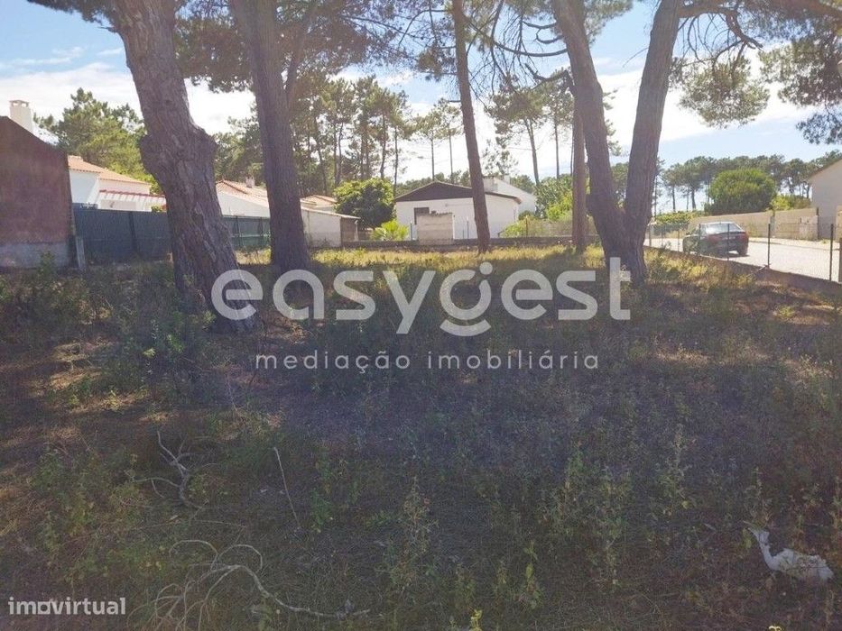 Terreno urbano situado na Lagoa de Albufeira para construção