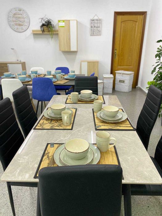 Mesa em vidro + 6 cadeiras