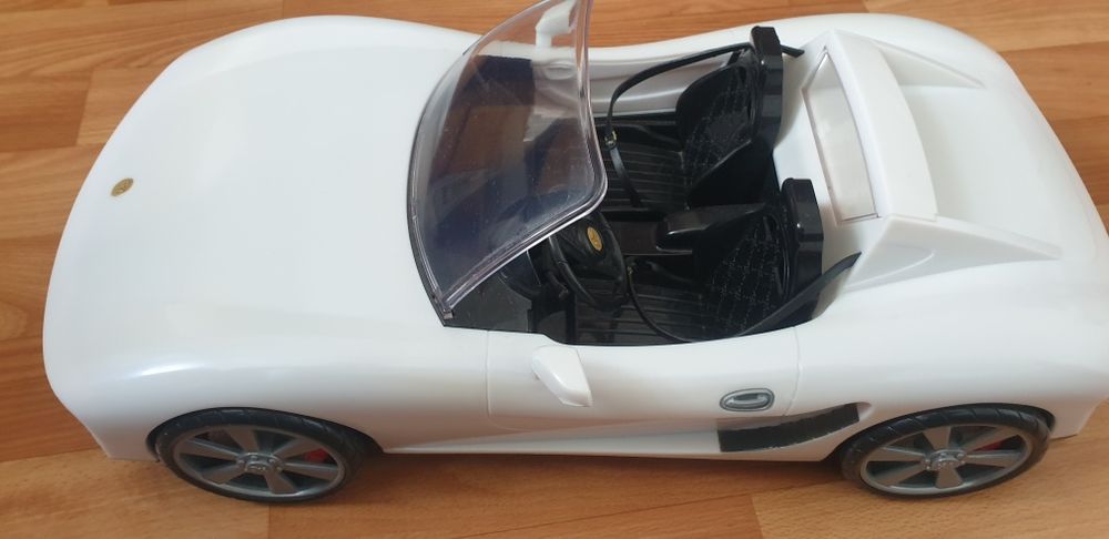 Samochód Rainbow High