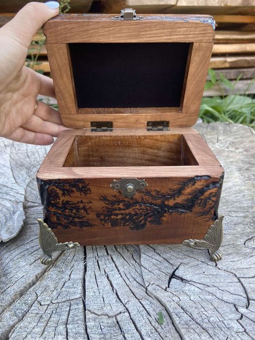 Дерев'яні скриньки ручної роботи