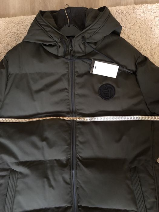 Пуховик Armani новый XXL