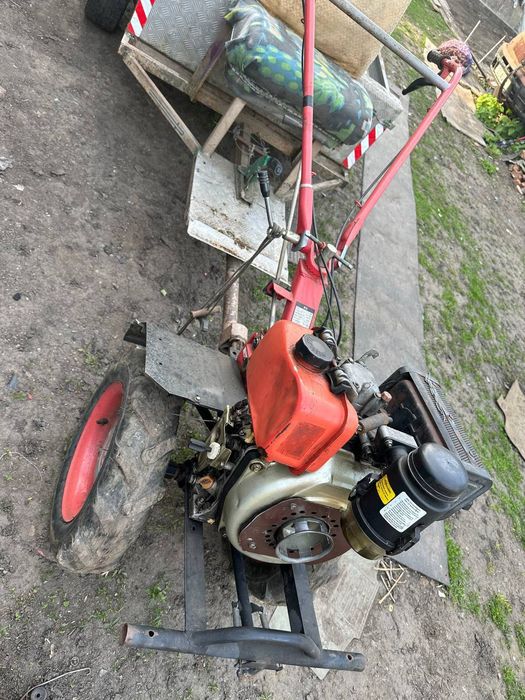 Продам мотоблок в комплекті