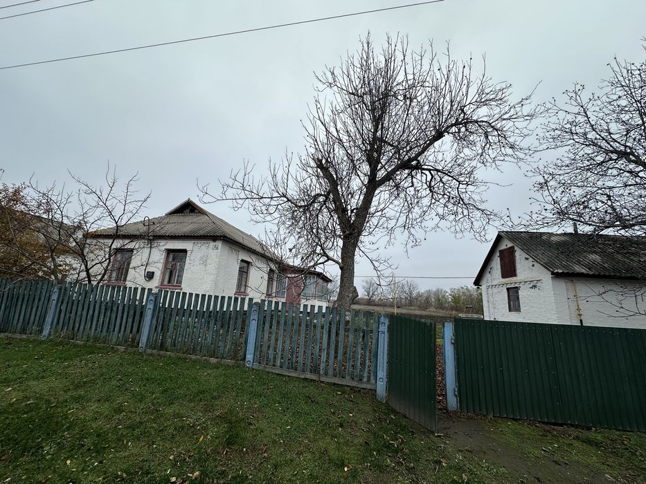 Продам будинок, Жашків, поруч школа, магазини, зупинка громадського тр