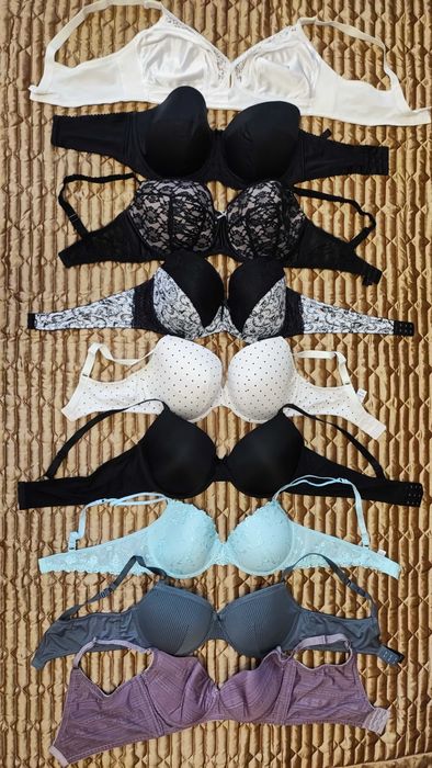 Бюстгальтери великих розмірів. Б/в. Топи.