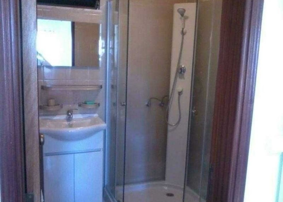 Quartos para férias na Nazaré wc privado