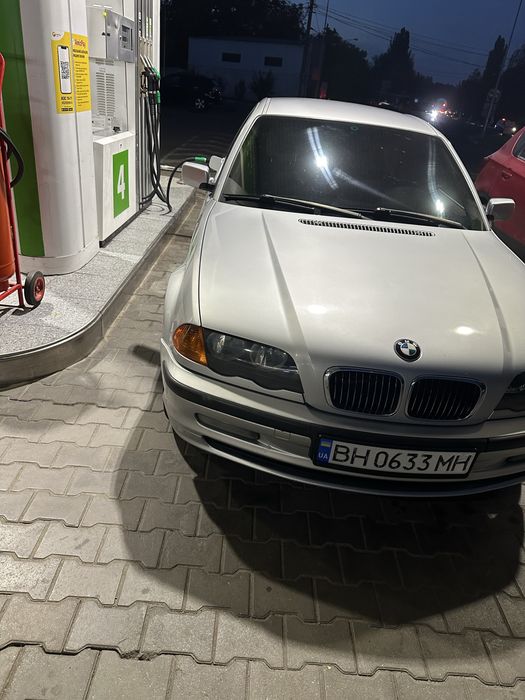 BMW E46 320i (1998)
