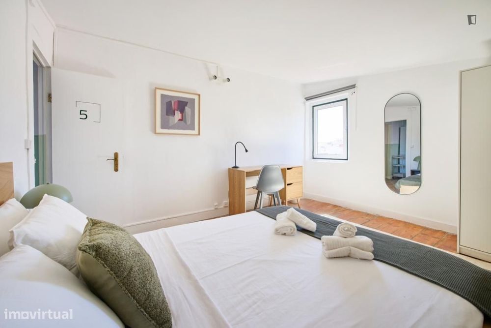 Quarto - localizado em São Bento Lisbon