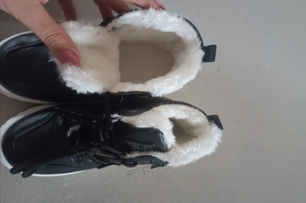 Nowe buty ocieplane r35