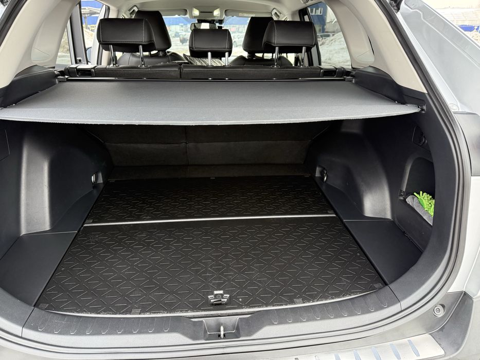 Продам свій автомобіль Тойота Rav 4 2020 року, пробіг 60 тис км.