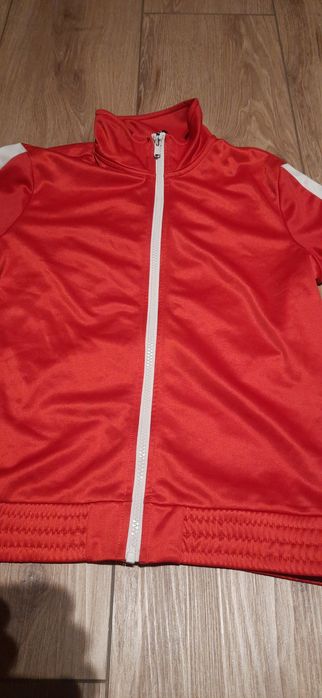 Czerwona bluza. Stan bardzo dobry.