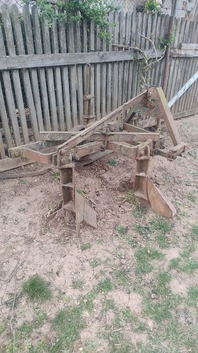 Продам плуг до Т-25