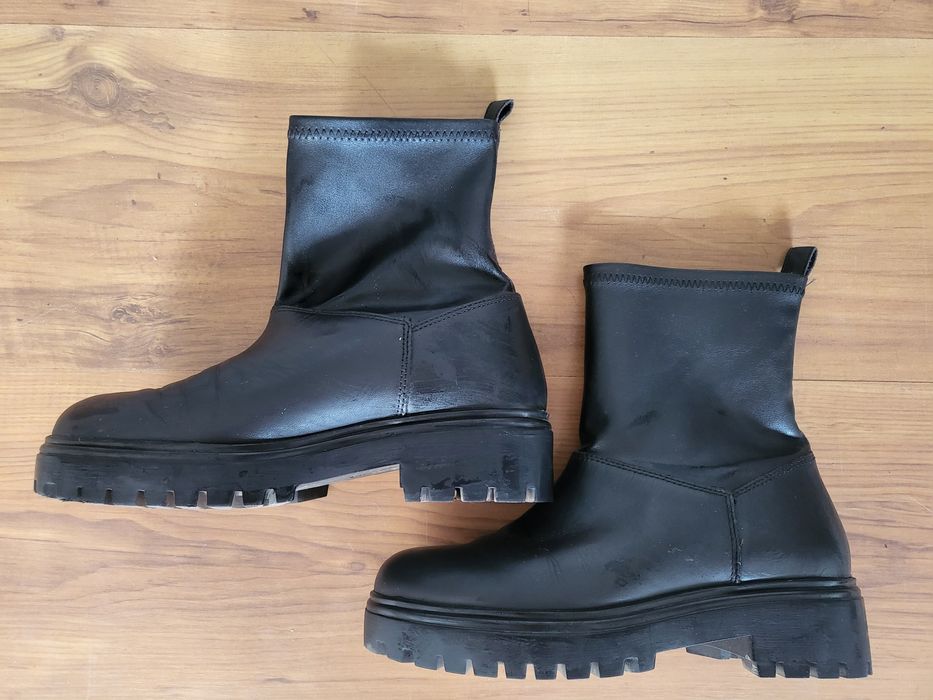 Botas pretas para vender!