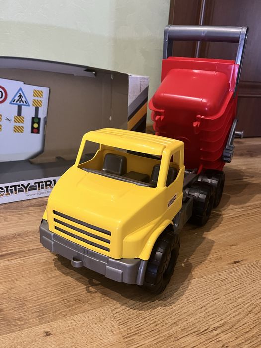 Машина самоскид вантажівка city truck