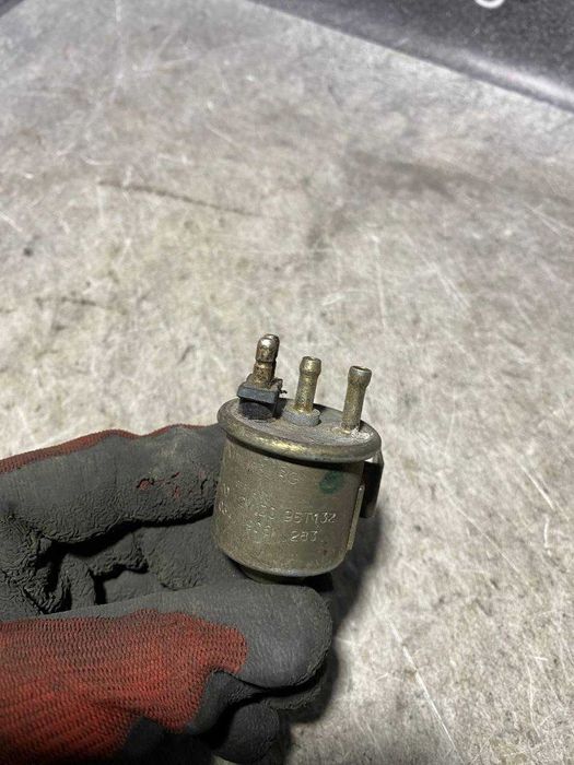 Електромагнітний вакуумний клапан Audi Volkswagen   034906283