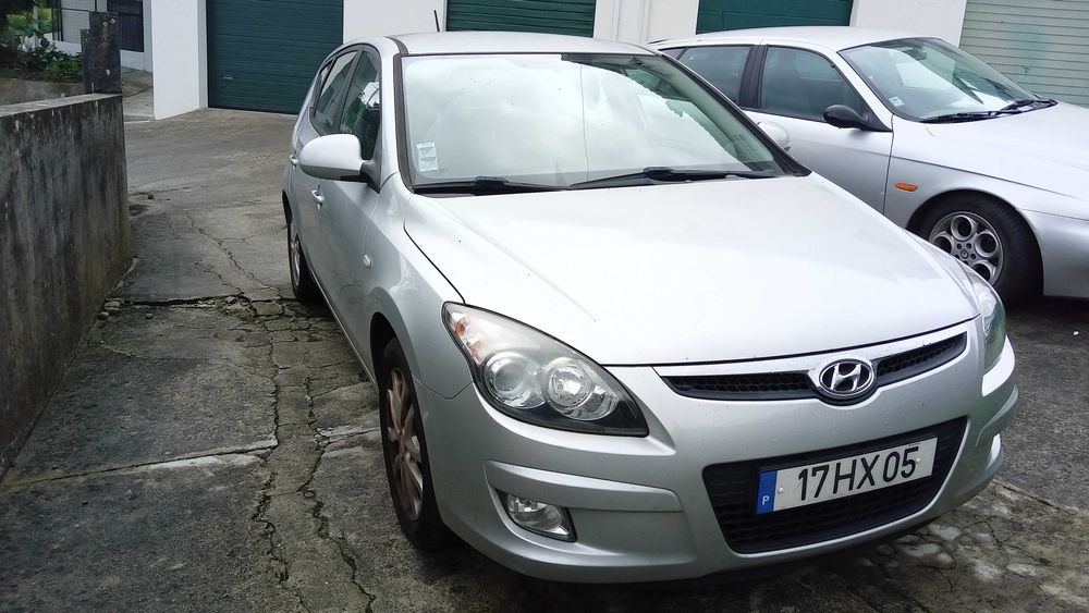 HYUNDAI i30 de 2009 em bom estado geral