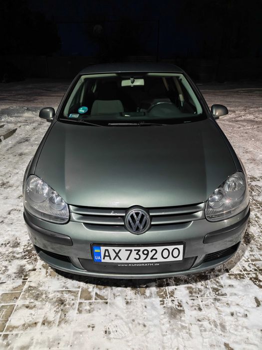 Volkswagen Golf V 2003p.