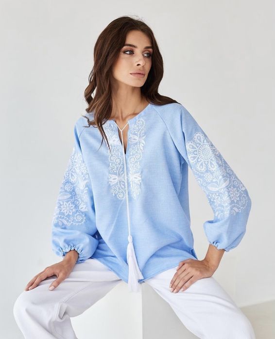 Жіноча вишита сорочка, блакитна вишиванка, женская блуза вышиванка