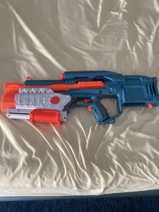 Pistola nerf, com balas