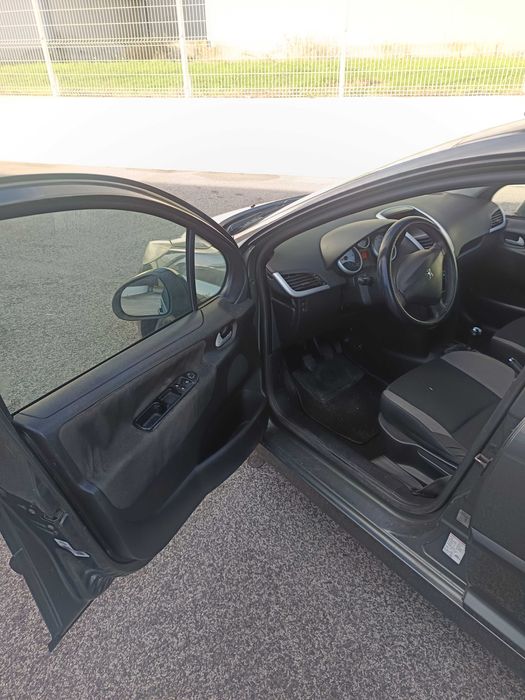 VENDO Peugeot SW carrinha  Gasolina 2009