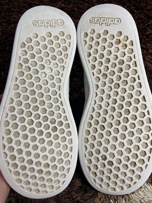 Кеди Adidas 30 розмір, на дівчинку