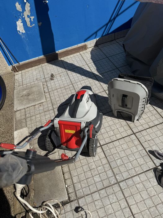 Maquina de cortar relva nova