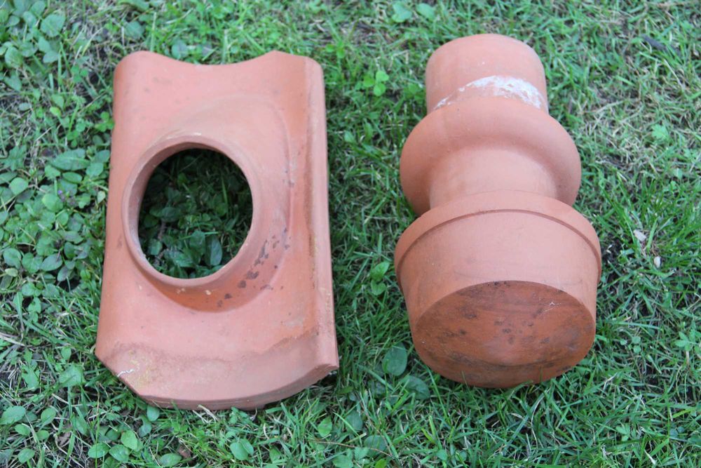 Kominek wentylacyjny, ceramiczny.