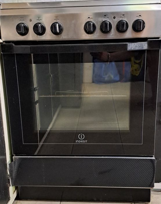 Fogão vitroceramica Indesit