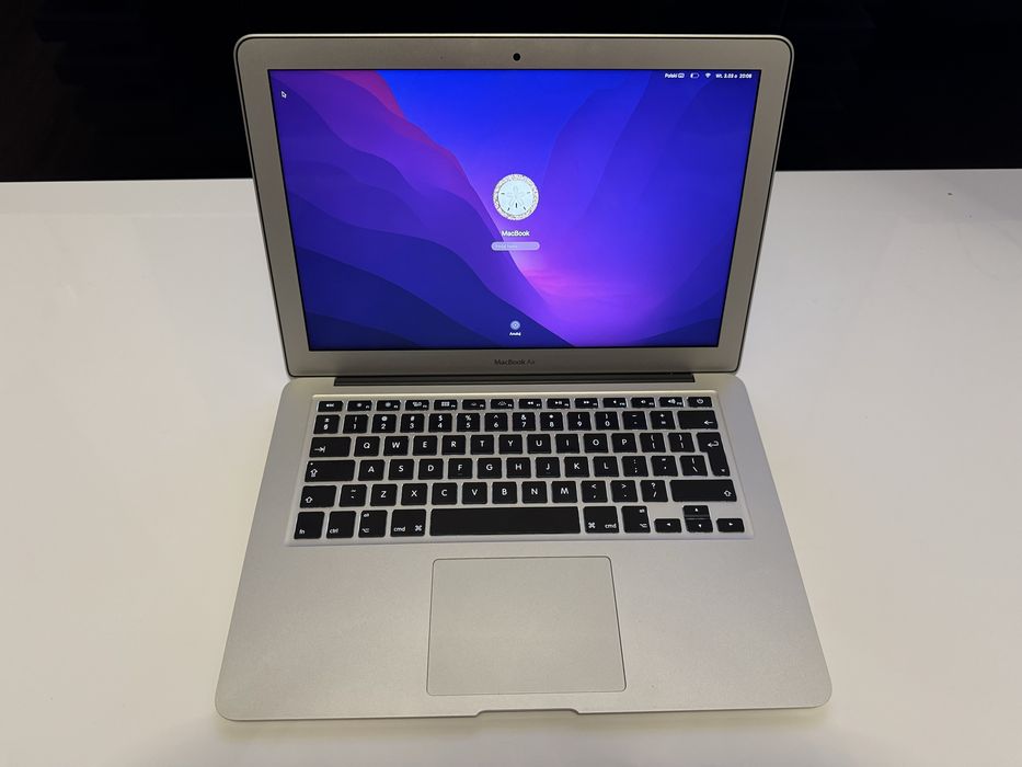 MacBook Air 13 inch  8GB  r2017