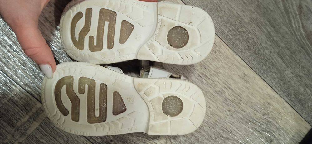 босоніжки для дівчинки  25розмір