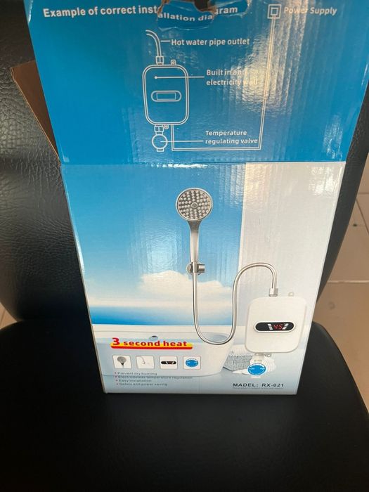 Chuveiros elétricos Água/Água quente instantânea