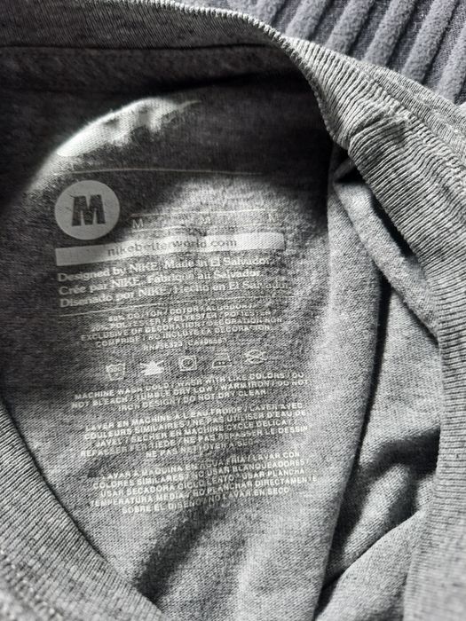 Damski t-shirt Nike, rozm.m młodzieżowy