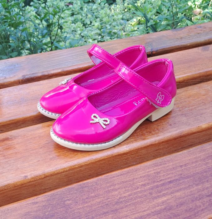 Продам дитячі туфлі 27 розмір