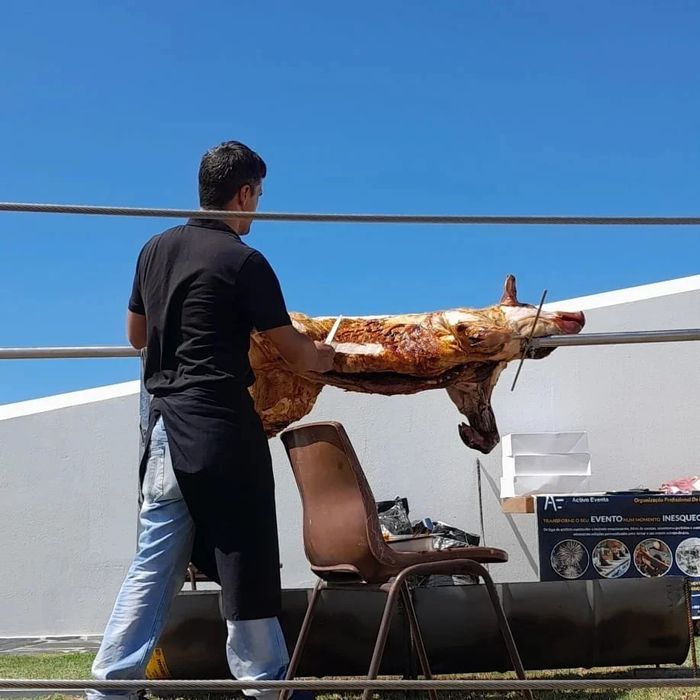 Porco no espeto saloio