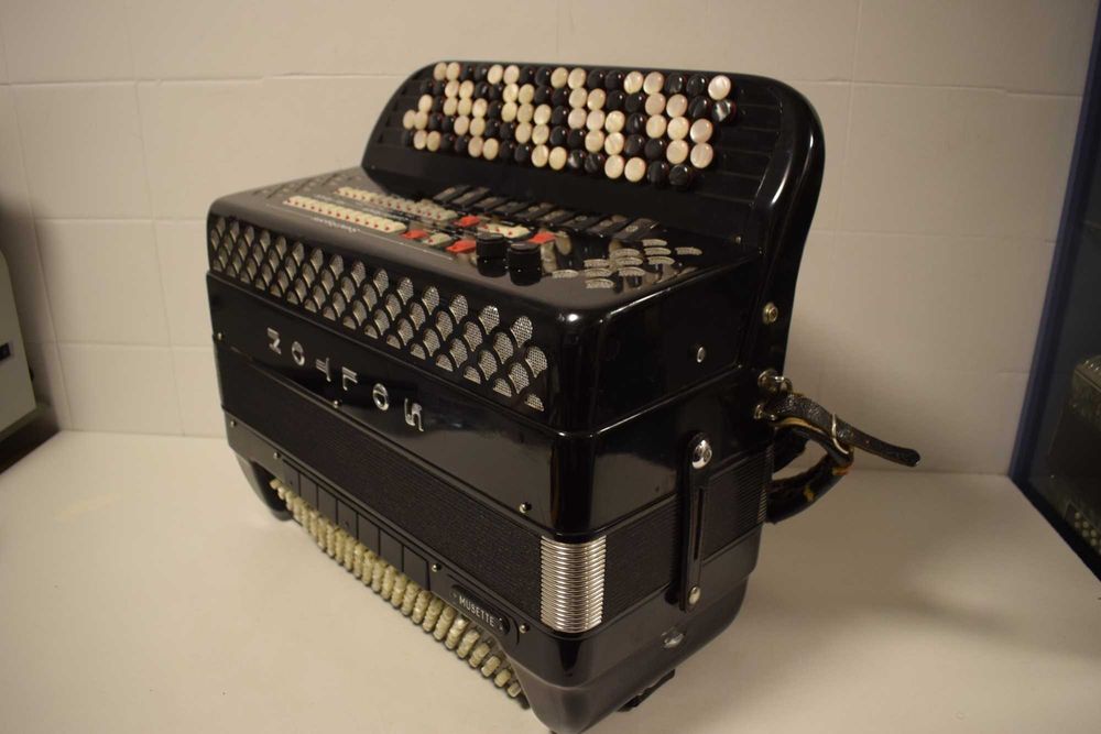 Acordeao Solton 4 Voz 120 Baixos. N 251