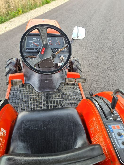 Traktorek mini Sadowniczy*komunalny Kubota GT5 4x4
