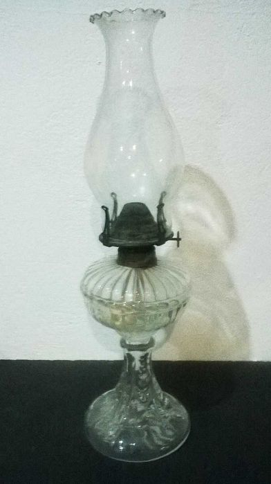 Candeeiro a petróleo em vidro, antigo
