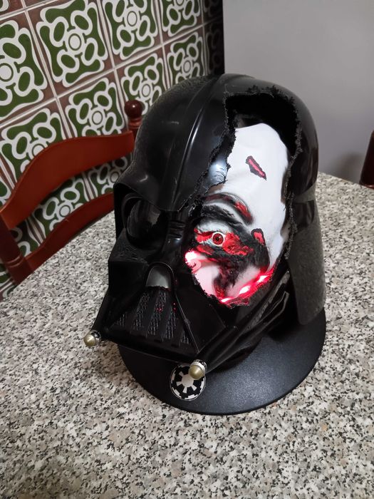 Busto do Darth Vader á escala real