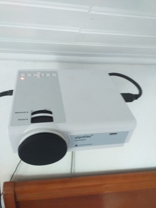 Projetor 4k com wi-fi Staratlas